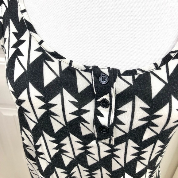 Forever 21 Black White Aztec Print Button Tank Top - Picture 2 of 6